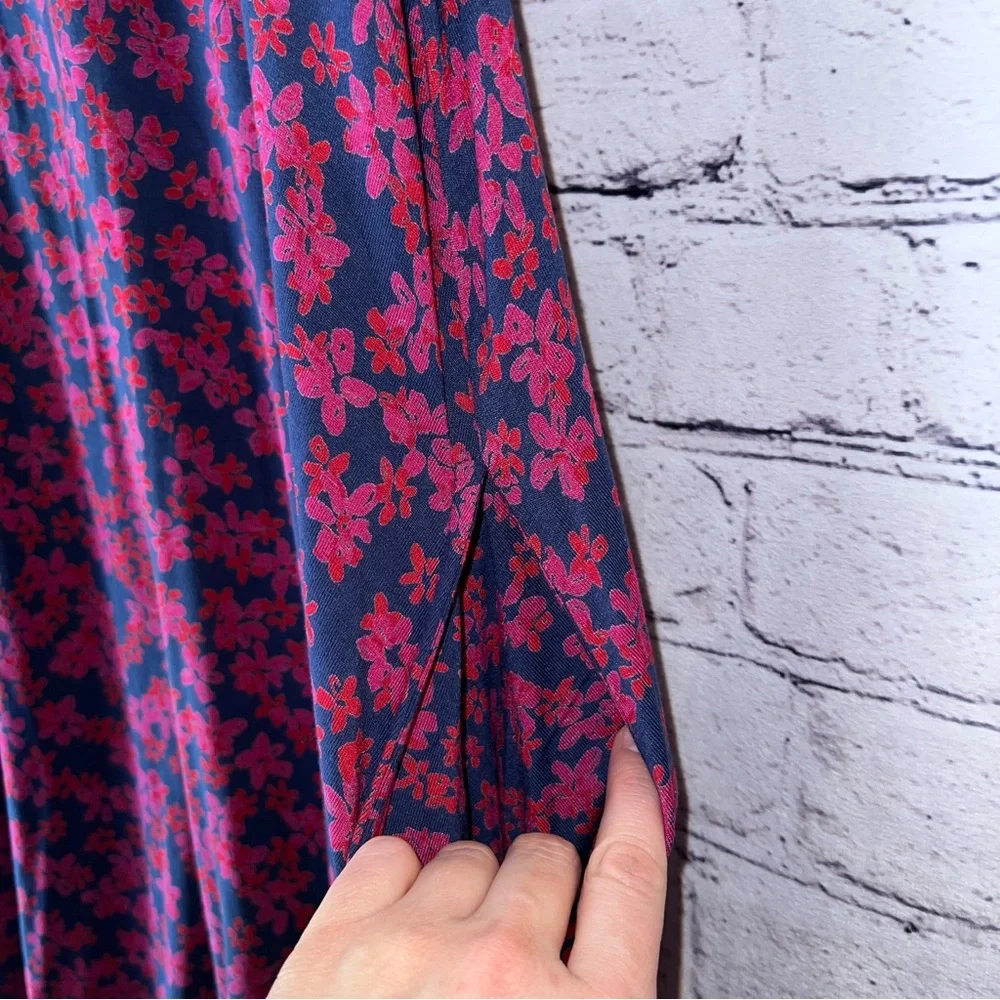 Life is Good Midi Sleeveless Swing Dress with Pockets Red/Navy Floral Large - Picture 4 of 6